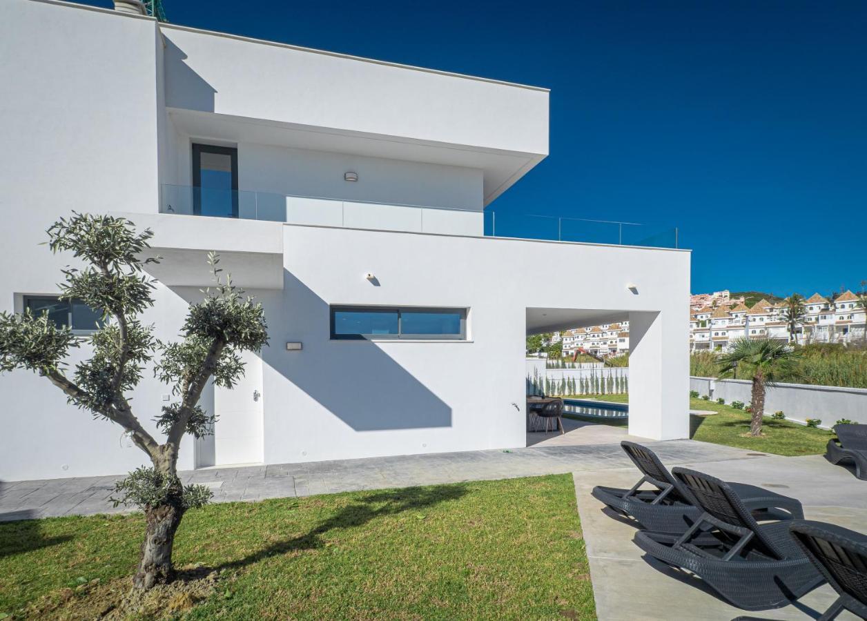 Villa Moderne Proche De La Mer มานิลบา ภายนอก รูปภาพ