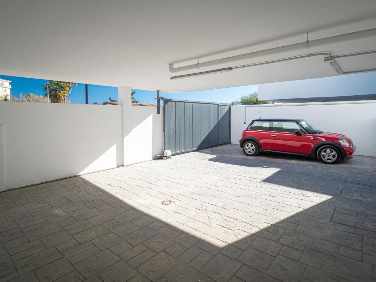 Villa Moderne Proche De La Mer มานิลบา ภายนอก รูปภาพ